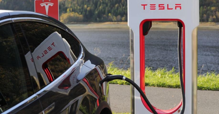 Rekord: Mit nur einer Akkuladung fuhr ein Tesla Model S 900 Kilometer